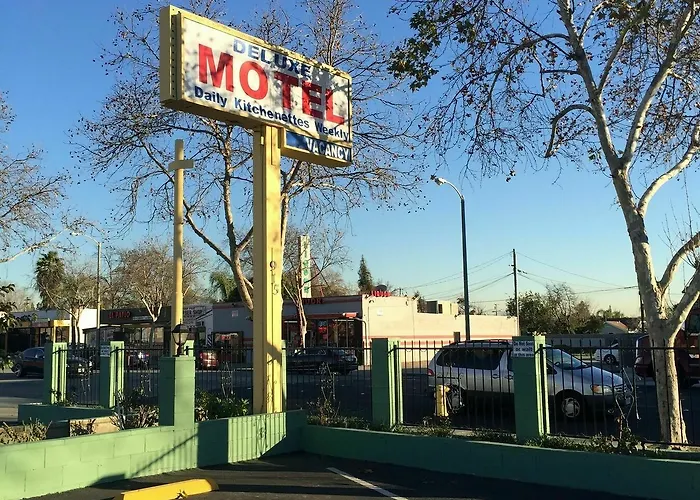 Deluxe Inn